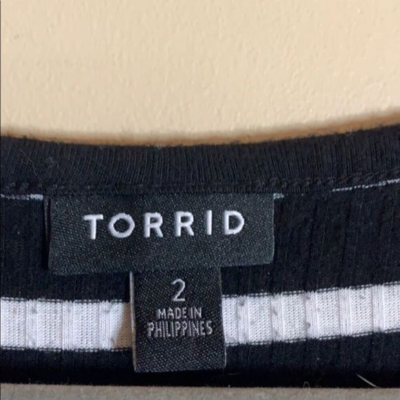 Torrid Black & White Striped T-Shirt - Picture 4 of 7